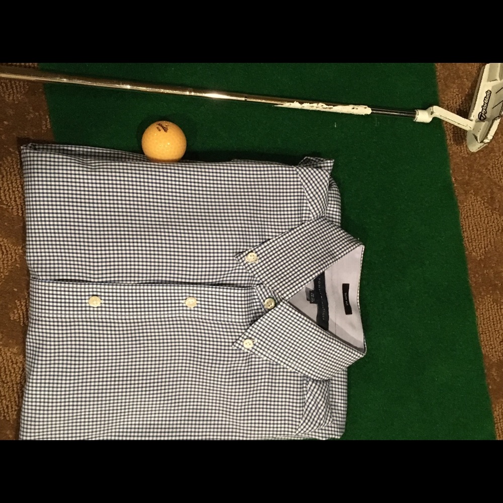 LIKE NEW! Tommy Hilfiger boys slim fit dress shirt